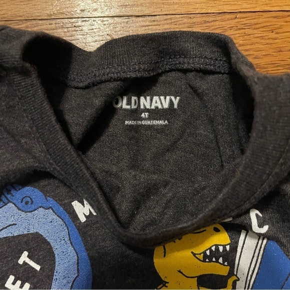 Old Navy | Dino Dark Gray Long Sleeve Shirt | Boy 4T - Picture 4 of 4